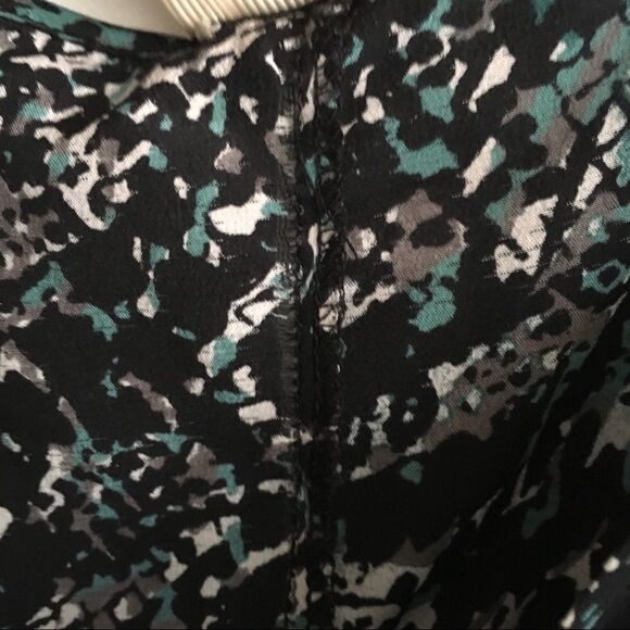 ARITZIA Wilfred Sleeveless Under Silk Camisole Tank Top Print Black Grey XS - Picture 6 of 7